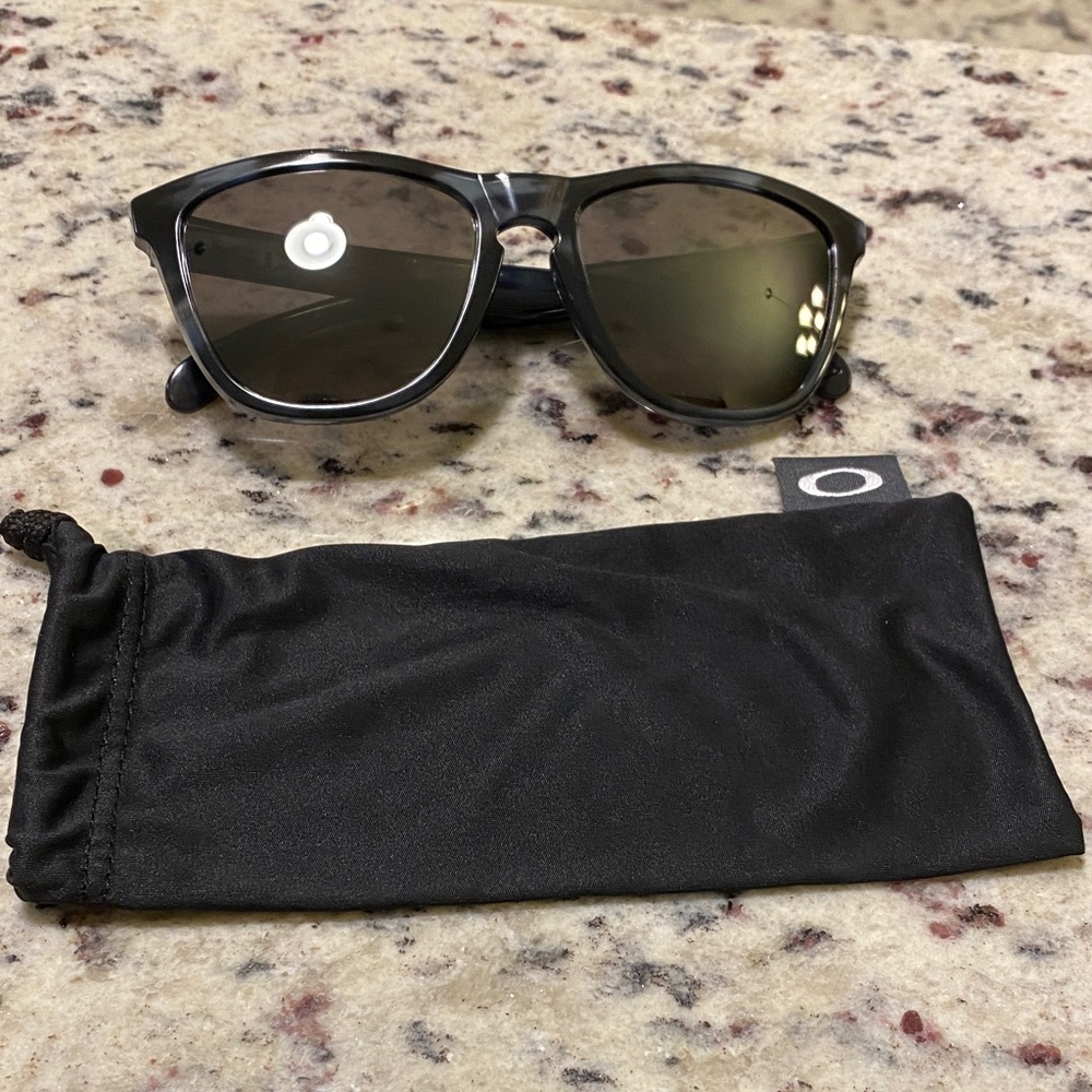 Oakley Frogskins Sunglasses with Pouch